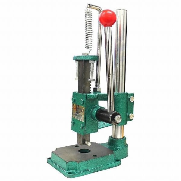 ◆サイズは（約）幅115mm奥行200mm高さ360mmになります。◆ストロークは（約）30mmになります。型の高さは0mmから200mmの間で調節可能です。◆パンチは13ｍｍの穴に差し込んでボルトで押さえつけて固定します。◆ボタンやホック...