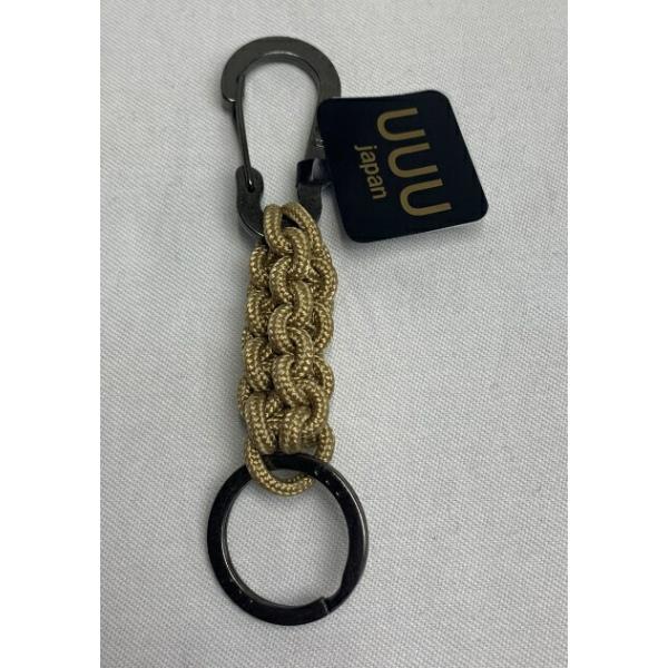 パラコードとは？パラシュートに使用される程の紐なので高い強度を誇り、水にも強くアウトドアにも最適。●京都製のパラコードを使用した（UUU)シリーズのキーリング●緊急時に、ほどいてロープとして使用可能●アウトドア好きな方へのプレゼントなどに。...