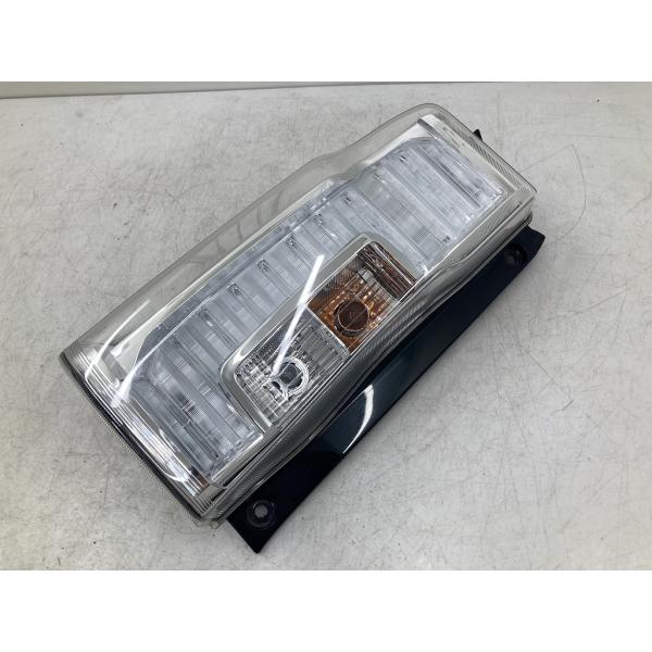 タントカスタム　LA610s純正テールランプ テールランプASSY（運転席側） タントカスタム LA600S.LA610S