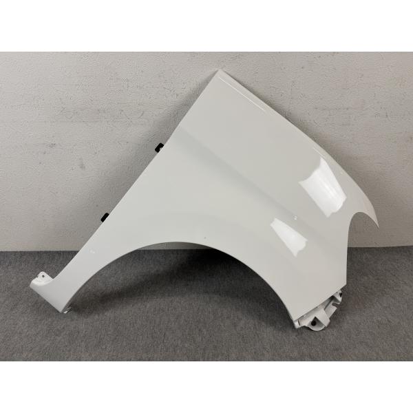 割れ無 LA600S タント 純正 右 フロントフェンダー W09 ホワイト 53811