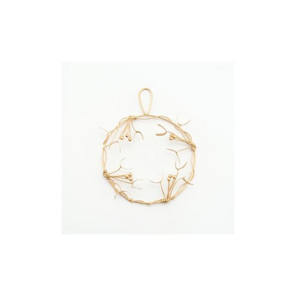 生花のヤドリギも素敵ですが、ブリキとワイヤー素材でできているので枯れる心配が無く、毎年飾って楽しめるのがポイント。シンプルですが存在感があり、ワンランク上のデコレーションを楽しめます。<br>●こちらの商品は、北海道・沖縄・離島...