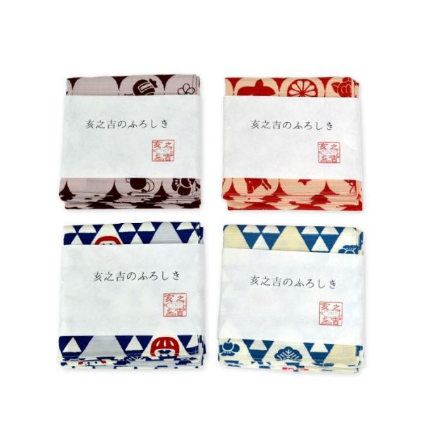 [商品説明]職人のハンドプリントの手拭い亥之吉の手捺染生地は京都・亀岡市の自社工場で染められています捺染は1型ずつ職人がスキージというゴム製ヘラで色糊を捺して（刷って）染めていきます色の力強さが特徴です「丸・宝づくし」縁起のいい柄とひょっこ...