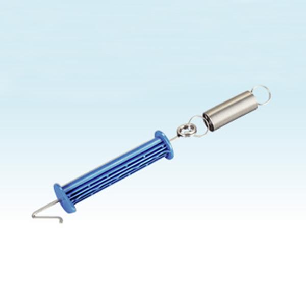 ○デンエモン用交換部材です。田畑の周囲に電気さく線（電気を流す裸線）を張り巡らし、この電気さく線に衝撃電流を流します。出力コードより出た衝撃電流は電気さく線を通り動物の体内を流れ、足から地面に流れ、本器のマイナス端子へ戻ってきます。このよう...