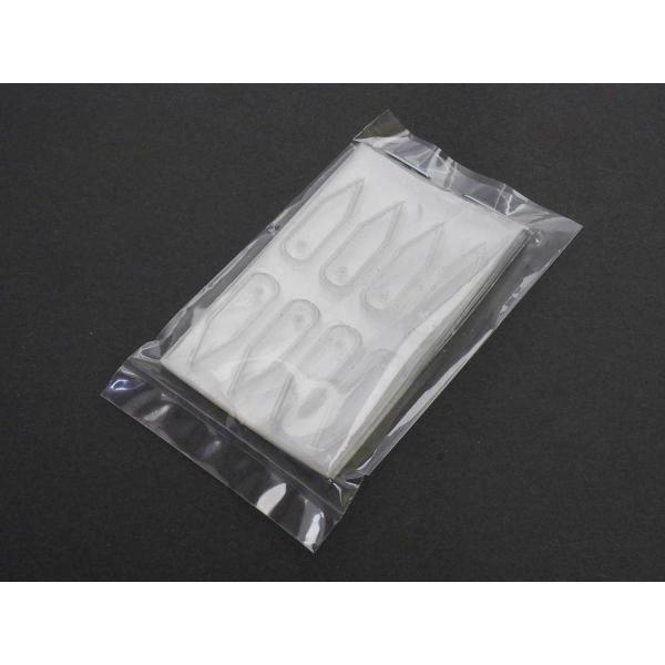 小型昆虫貼付用合成樹脂板（三角型）大きさ（最長部）：約５．５ｍｍ×１０ｍｍ厚さ：約０．４ｍｍ素材：合成樹脂枚数：５０枚（切り抜き後の合成樹脂板）※枚数は切り抜き後の枚数ですのでご注意ください。※パッケージは入荷時期により異なります。