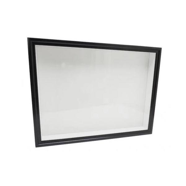 2020年8月上旬よりペフ板が変わり旧ロットに比べより白くなりました。中型ドイツ箱ＵＶカット仕様（黒）＜ＵＶカット仕様＞ガラスの内面にＵＶカットフィルムを張って紫外線をカットカット率９９．９％、効果は半永久的、色の抜けやすい昆虫にインテリア...