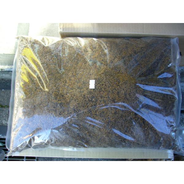 オオクワマット１０Ｌの販売です。クヌギコナラ椎茸ホダ木粉砕添加発酵マットです。オオクワガタの産卵木の埋め込み、幼虫飼育に使えます。