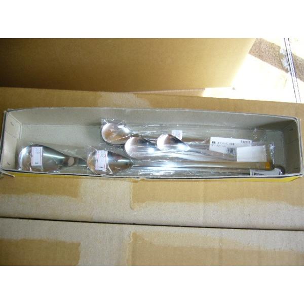 クワガタ幼虫スプーンの販売です。長さ１５３mm菌糸ビン交換の際の菌床の掻き出しや、幼虫の取り扱いに便利なステンレス製スプーンです。発送は佐川急便のみとなります。