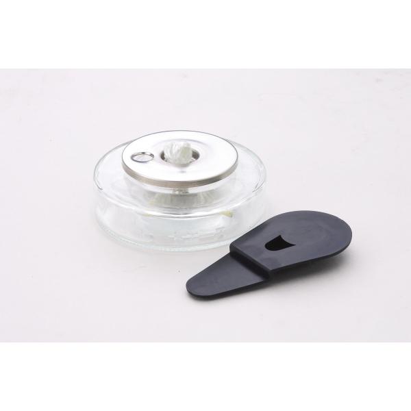 ガラス製（保護フィルム・火消し蓋付き）　φ94×H34mm（燃料50ｇ時）1個の価格です。液体燃料別売り。送料全国1500円　（沖縄離島は除く）一目でわかる構造の容器に燃料を補充する詰替式でランニングコストを大幅に下げる商品です。詰替式によ...