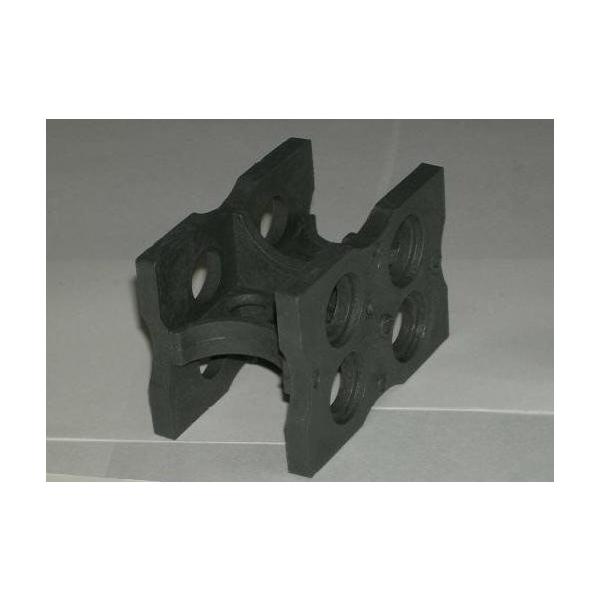 こちらは【法人・個人事業主様限定】の商品となります。必ず法人名のご記入をお願いいたします。サイコロ型のスペーサー。プラスチック製品ですので、錆が無く、打放し工事に最適です。