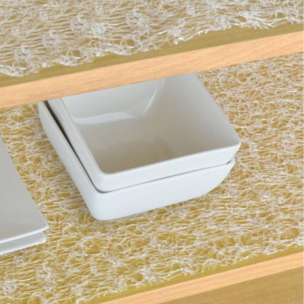 サイズ/約横30×縦120cm内容量/1個材質/EVA樹脂生産国/日本製耐熱温度/60度●素材の特性を活かしたすべり止めシートです。●横揺れ振動による食器のすべり落ちを防止します。●食器を置く際の音がやわらぎ、棚板やテーブルの保護にもなりま...
