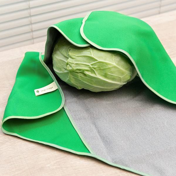 キャベツや白菜など、ラップの代わりに野菜を包んで冷蔵庫でご使用ください。梅炭和紙の抗菌効果と調湿効果で野菜を守ります。野菜を入れるポケットがついているので簡単に包めます。汚れたら洗洗濯機で洗えます。何度も使えて経済的です。日本野菜ソムリエ協...