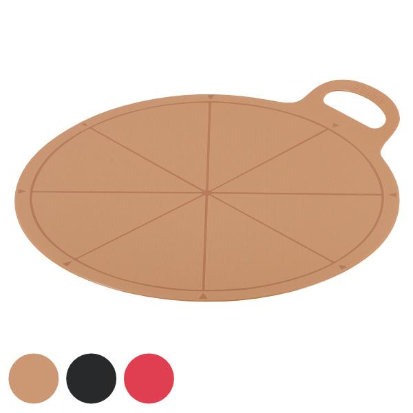 キレイに等分できるライン付きで、ピザやケーキなどを均等にカットする目安になります。グリップ付きで、焼いたピザを取り出すのに便利です。お皿代わりとしてもお使いいただけます。銀抗菌剤入り（バクテキラー）で衛生面も安心です。耐熱温度100度、食器...