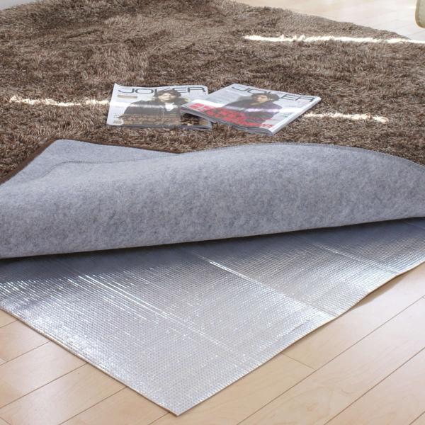 サイズ/約横240×縦180cm厚さ：約0.4cm重量/約540g内容量/1枚材質/防ダニ加工アルミ蒸着PETフィルム発泡ポリエチレン生産国/中国製滑り止め/加工あり●保温シート3畳用です。●カーペットの下に敷くだけで、簡単に寒さ対策ができ...