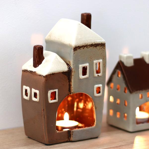 サイズ/約幅12×奥行8×高さ18.5cm重量/約0.6kg内容量/1個材質/陶器生産国/中国製●オブジェとしても飾ってもかわいいキャンドルホルダーです。●キャンドルを灯すと、窓からやさしい光がこぼれます。●リビングや玄関、お庭のインテリア...