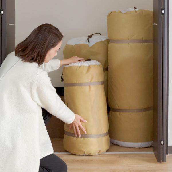 サイズ/約幅116×高さ150cm内容量/1個材質/本体：ポリプロピレン不織布、ポリエステル、綿面テープ：ポリプロピレンベルト：ポリプロピレンバックル：ポリプロピレンタグ：紙生産国/中国製●簡単に布団が収納できる収納袋です。●羽毛掛け布団 ...