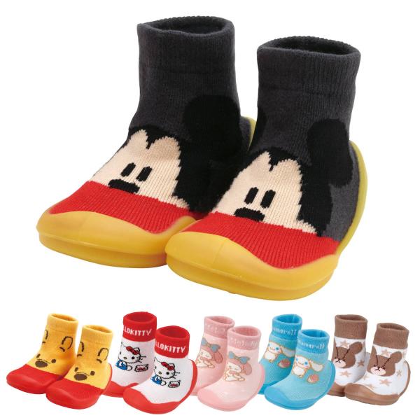 サイズ/11.3cm内容量/1足材質/綿・TPE種類/ミッキー（ベビー）、くまのプーさん、ハローキティ、マイメロディ、シナモロール、くまのがっこうココア生産国/中国製洗濯/手洗いのみ可能対象年齢/6〜8ヶ月●よちよち歩きの赤ちゃんの足にぴっ...