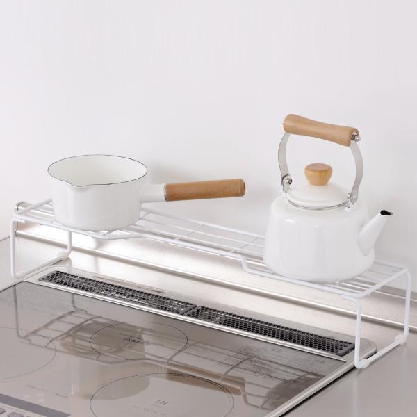 サイズ/約幅62×奥行15×高さ11cm重量/約618g内容量/1個材質/本体：鉄（エポキシ樹脂塗装）すべり止め：合成ゴム生産国/中国製耐荷重/約5kg●コンロ奥のスペースを利用して、鍋などのちょい置きに便利なコンロ奥ラックです。●ビルトイ...