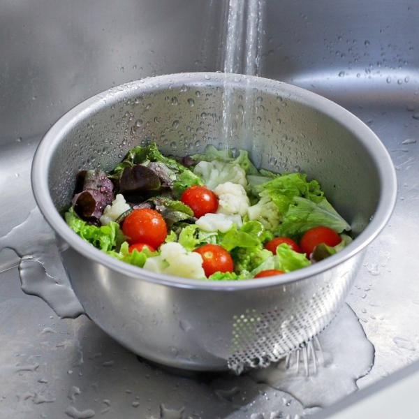 サイズ/約高さ12cm直径：約23.5cm内径：約21cm重量/約350g内容量/1個材質/18-8ステンレススチール生産国/日本製食器洗い乾燥機/使用可能●ボウルとザルが一体化した米研ぎボウルです。●米研ぎの際の「洗う」「さらす」「水切り...