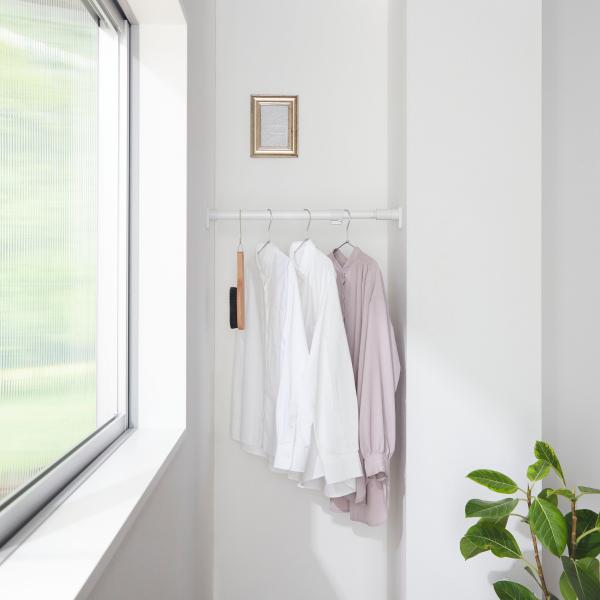 サイズ/幅:50〜75×奥行4.1×高さ7cm重量/約0.41kg内容量/1個材質/パイプ:鉄、エポキシ樹脂粉体塗装樹脂部品:ABS樹脂、合成ゴム金属類:鉄、メッキ、真鍮生産国/中国製耐荷重/40〜50kg●暮らしにフィットするシンプルな突...