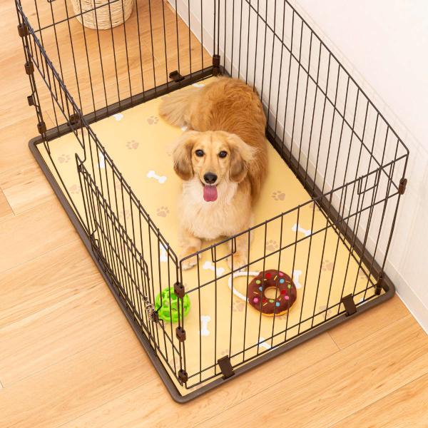 サイズ/約横90×縦65cm厚さ：約0.3cm内容量/1枚材質/表面：塩化ビニル樹脂 裏面：熱可塑性エラストマー（ポリスチレン系）滑り止め/加工あり●汚れや傷から床を守るケージマットです。●汚れや水をはじくビニール素材なので、拭きとりやすく...