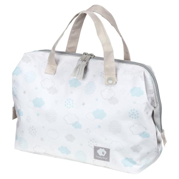 サイズ/約幅26×奥行20×高さ13cm内容量/1個材質/表地・裏地・持ち手：ポリエステル生産国/中国製洗濯/不可●大きく開いて出し入れが便利ながま口おむつポーチです。●広いマチ付きでおむつや着替え、おしり拭きなどおむつ交換に必要な物をまと...