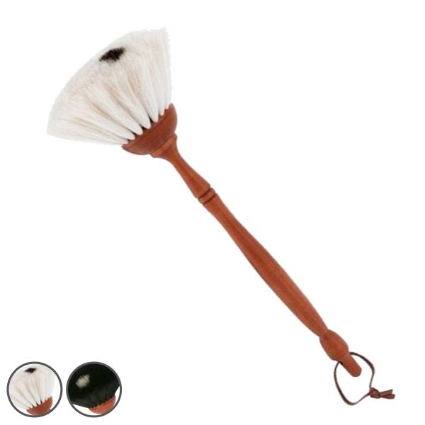 サイズ/約横15×縦34cm内容量/1本材質/本体：ペアウッド、毛：山羊毛種類/白毛、黒毛生産国/ドイツ製●ドイツ老舗ブラシメーカー「REDECKER」のハタキです。●柔らかく上質な山羊毛を惜しみなく使った高級感溢れるアイテムです。●たっぷ...