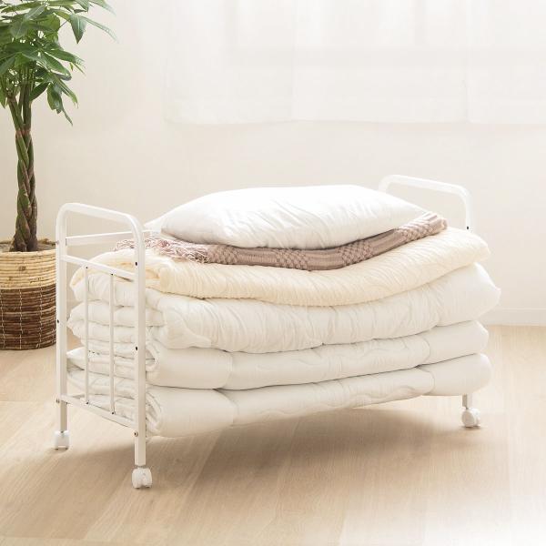 サイズ/約幅104×奥行46×高さ63cm内容量/1台材質/本体：スチール、粉体塗装キャスター：樹脂成型品生産国/中国製キャスター/付き耐荷重/15kg組立状態/お客様組立品●布団の収納がラクになる、1段の奥行スリムタイプの布団収納ラックで...