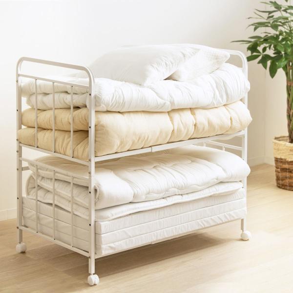 サイズ/約幅104×奥行68×高さ100cm内容量/1台材質/本体：スチール、粉体塗装キャスター：樹脂成型品生産国/中国製キャスター/付き耐荷重/30kg棚板1枚あたり耐荷重/15kg組立状態/お客様組立品●布団の収納がラクになる、2段にわ...