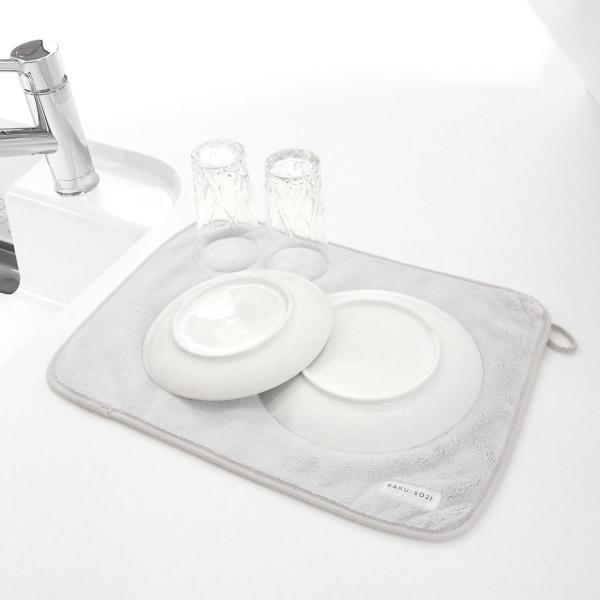 サイズ/約横30×縦40cm内容量/1枚材質/ポリエステル88％・ナイロン12％洗濯/洗濯機使用可能乾燥機/使用可能●マイクロファイバー生地を使用した優しい手触りのマットです。●少量の食器を洗った後の水切りマット、食器拭きとしてお使いいただ...