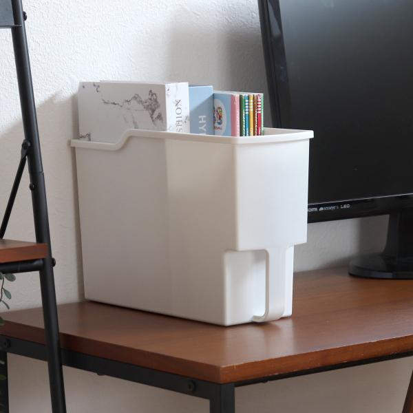 サイズ/約幅12.8×奥行33.4×高さ22cm内容量/1個材質/ポリプロピレン生産国/日本製耐熱温度/100度耐冷温度/-20度●吊戸棚のことを考えて作られた収納ボックスです。●出し入れスムーズな取っ手付きです。●一般的な吊戸棚は奥行き約...