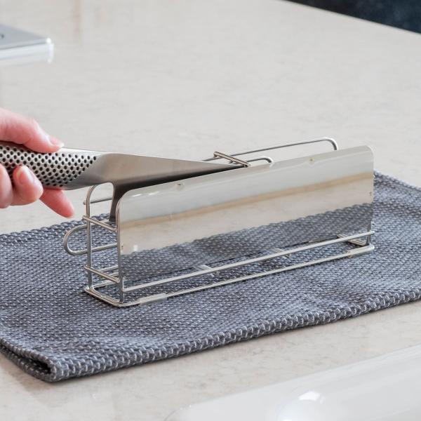 サイズ/約幅24.4×奥行4.8×高さ8cm重量/約230g内容量/1個材質/本体：18-8ステンレスクッションチューブ：シリコーンゴム生産国/日本製対応サイズ/包丁刃渡り：約12〜20cm（2本まで）組立状態/完成品●置き場所に困りがちな...