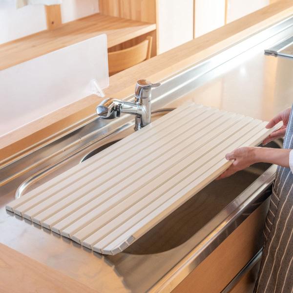 サイズ/約横80×縦47.2cm厚さ：約1cm重量/約830g内容量/1枚材質/ポリスチレン樹脂生産国/日本製耐熱温度/100度●キッチンシンクに被せるだけで目隠しができるカバーです。●突然の来客時もごちゃつきが目に入りません。●ネコちゃん...