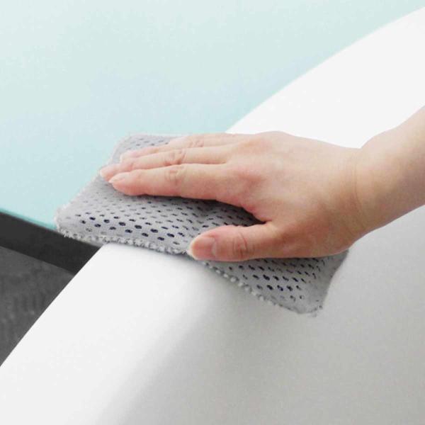 サイズ/約幅11×奥行17×高さ16cm重量/約25g内容量/1個材質/スポンジ：ポリウレタン生地：ポリエステル・ナイロン生産国/中国製●2種類のブラシ繊維を使い分けられる浴室スポンジです。●表面のW繊維で汚れをかき出して拭き取り、裏面のツ...