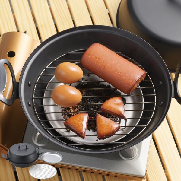 サイズ/約幅36.7×奥行28.3×高さ17.8cm内径：約27cm深さ：約7.3cmアミ：約径23.2×高さ4.2cm皿：約径19×高さ2.1cm重量/約1.68kgアミ：140g皿：110g内容量/1個材質/本体：鉄（ｔ＝1.2mm、シ...