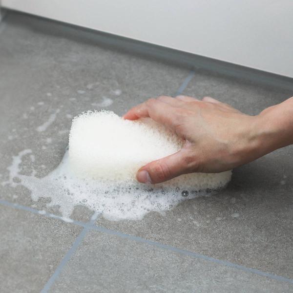 サイズ/約幅8.2×奥行15.5×高さ4cm内容量/1個材質/ポリウレタン生産国/日本製耐熱温度/70度●目が粗いので細かい隙間や、凹凸面に入り込んで汚れを落とします。●粗めの脱膜だから水切れが良く、スポンジのカビ予防にも最適です。●穴付き...