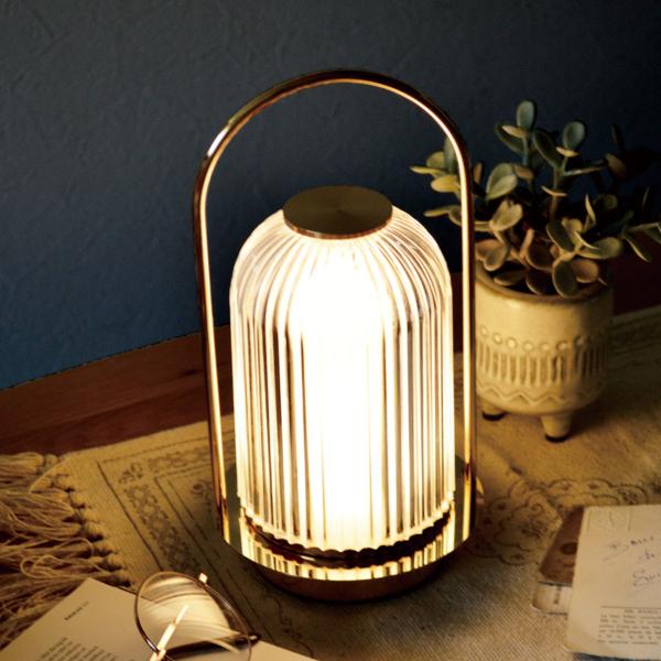 サイズ/約高さ23cm直径：約11cm内容量/1個付属品：USB Type-Cケーブル材質/ガラス、スチール生産国/中国製●ガラスと真鍮風のベースを組み合わせた、レトロモダンな雰囲気のLEDランタンです。●点灯すると、柔らかな光がドーム状の...