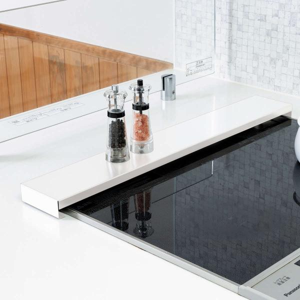 サイズ/約幅64×奥行10×高さ3cm内容量/1個材質/本体：鉄（エポキシ樹脂塗装）すべり止め：シリコーンゴム生産国/中国製耐荷重/約5kg ●油や食材が排気口に入るのを防ぐ排気口カバー幅60cm用です。●置くだけで簡単に設置することができ...