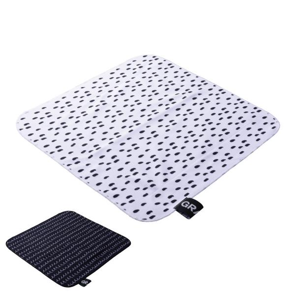 サイズ/約横42×縦42cm重量/約90g内容量/1枚材質/表地：ポリエステル100%裏保冷生地：アルミフィルム種類/ホワイト、ブラック生産国/中国製●結ばずに折るだけで形が決まる、便利なランチクロスです。●いろいろな形のお弁当箱にフィット...