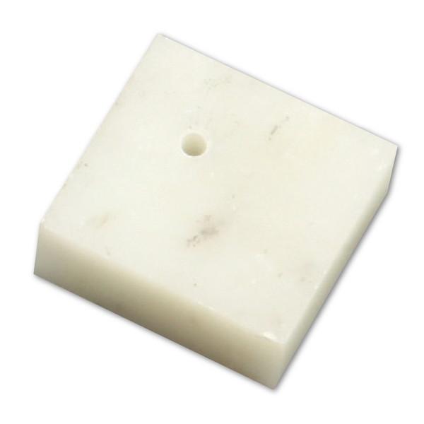 商品サイズ：高蝋石：35×35×12mm、ロウ引きひも：870cmセット内容：高蝋石(穴アキ加工)×1、ロウ引きひも（黒）×1、つくり方説明書×1、耐水ペーパー×1、レザー製小袋（023988のみ）×1　　重量：58g材質：石：高蝋石  レ...