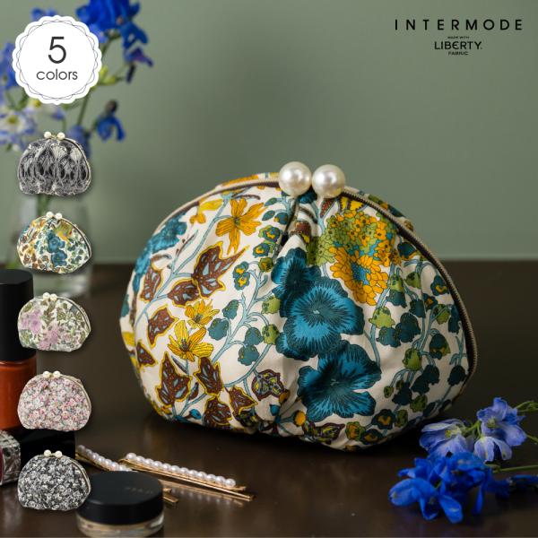 リバティプリントのタナローン生地を使用した、ファスナーのパールが大ぶりでかわいいデザインのポーチ。見た目以上の容量と、大きく使いやすい形状がポイントです。4つのオープンポケットを備えており、細かいアイテムの収納に便利です。スペック■サイズ：...