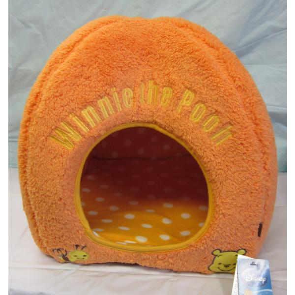 スリーアローズ　"プーさんアイコン ドームベッド" （オレンジ）ふわふわ、もこもこの生地を使用しています。寒い時期におすすめです！・ヒーターのコード用の穴があります。サイズ（約）：39X39X高さ40cm原材料・成分:ポリエステル100%