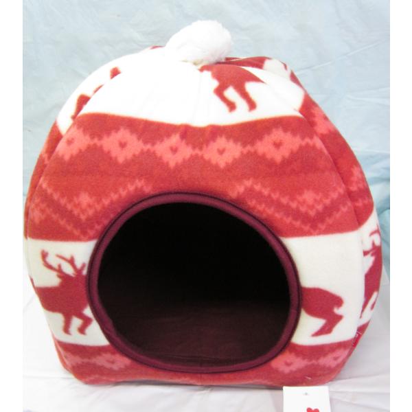超特価！ Pipi （フリース調）ノルディックドーム　レッドかわいいペット用ドームベットすっかり冬らしいデザインです。内側も短めボアで、ワンちゃんにもネコさんにも喜んでもらえそうです。●入口にあご乗せ覗き姿がかわいい♪ドーム型でワンちゃん、...