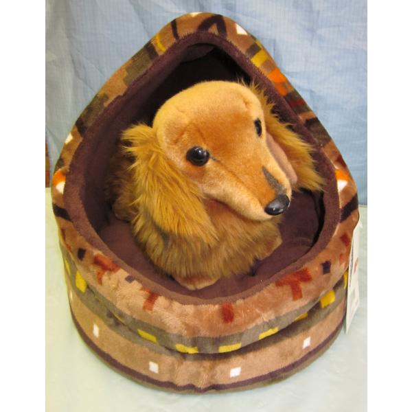 スリーアローズ "トラバル かまくらベッド"  ブラウン（Ｓ）ふわふわ、もこもこの生地を使用しています。寒い時期におすすめです！クッションは特にふわふわの生地が使われています。ヒーターのコード用の穴があります。※６枚目画像のように、柄のパタ...