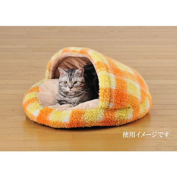 ボンビアルコン チェックボアクッション ネブクロ（寝袋）オレンジ写真が下手でごめんなさい。商品は日本の一流ペット用品ブランドの製品です。・高級感と温かみをもたらす素材です。・型崩れし難いしっかり設計外側は弾力のある設計でワンちゃんがゆったり...