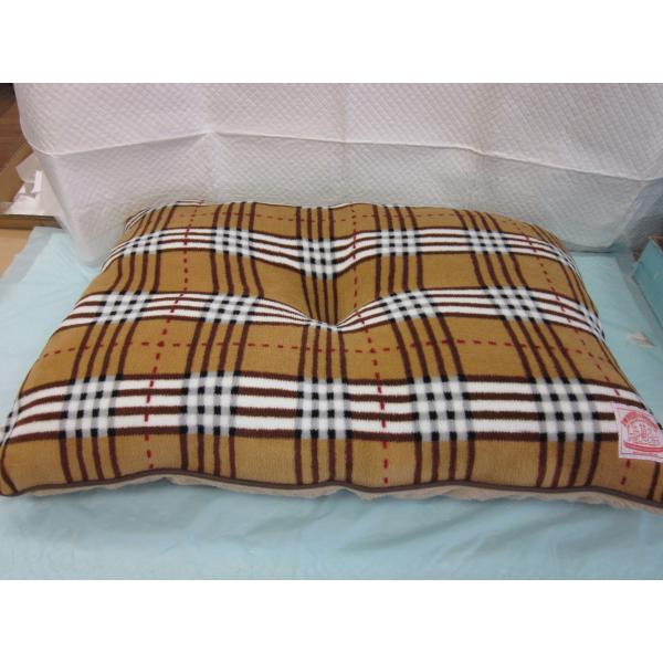 ボンビアルコン  スクェアクッション（M)　チェックブラウン写真が下手でごめんなさい。商品は日本の一流ペット用品ブランドの製品です。・クッションはリバーシブルです。・高級感をもたらす素材です。使いやすいフラットタイプ、ボリューム感抜群でリバ...