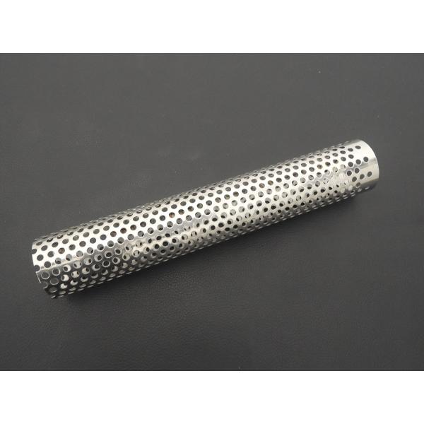 ステンレスパンチングパイプ　７７Φ（76.3Φ用）　パンチングメッシュロール　ステンレス３０４　消音『商品詳細』長さ：　３００ｍｍ内径：　７７Φ板厚：　１．０ｍｍピッチ：３Φ５ピッチ材質：　ステンレス３０４仕様（ＳＵＳ３０４）◆消音サイレン...