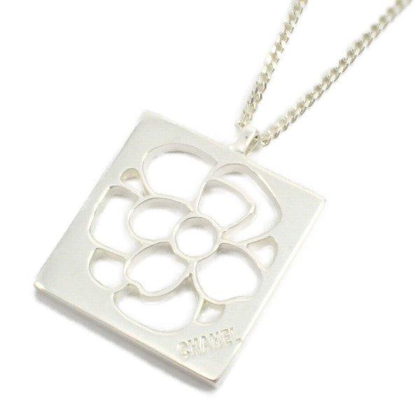 シャネル カメリア スクエア プレート ネックレス シルバー925