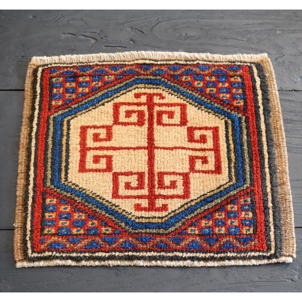 トルコのカーペット60x90cm トルコ絨毯 オールドカーペット 34x27cm 六角形 雄羊の角