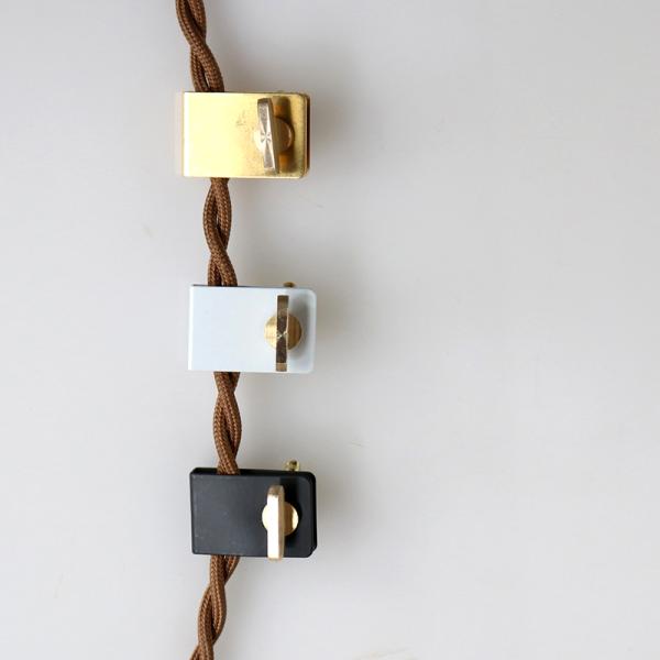 商品番号：　LPSviento サイズ　：　3ｘ2ｘ0.5(2.7)cm 素　材　：　ゴールドは真鍮 / 白と黒は鉄   <Key：>