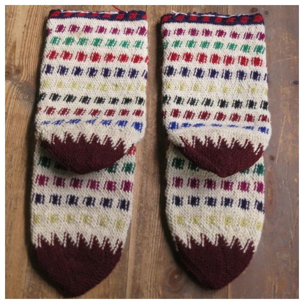 アンティーク トルコ手編みウール靴下マルチカラー アイボリー カラフルなジグザグボーダー 24cm Aogu Or Ug